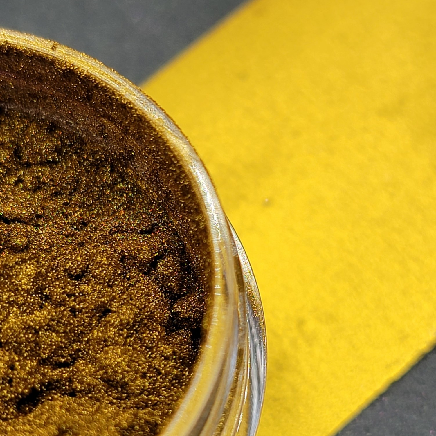 Gilded (chrome pigment)