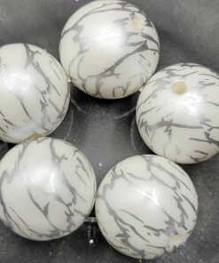 White/Silver Lightning - 5pc beads